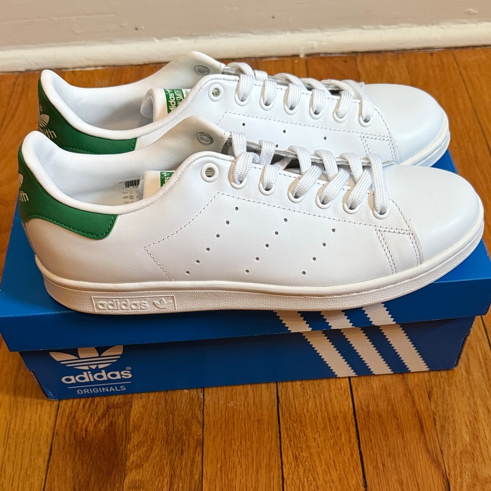 Adidas Classic White and Green Shoes
